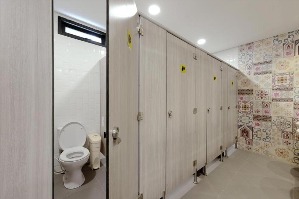 The Social House - Coliving & Hostel - Previously Known As Nomad Hostel ジャカルタ エクステリア 写真